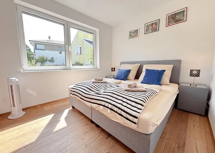 Holiday home Hideout Villas, 3 Bedrooms, Free Parking, Garden Area, Terrace