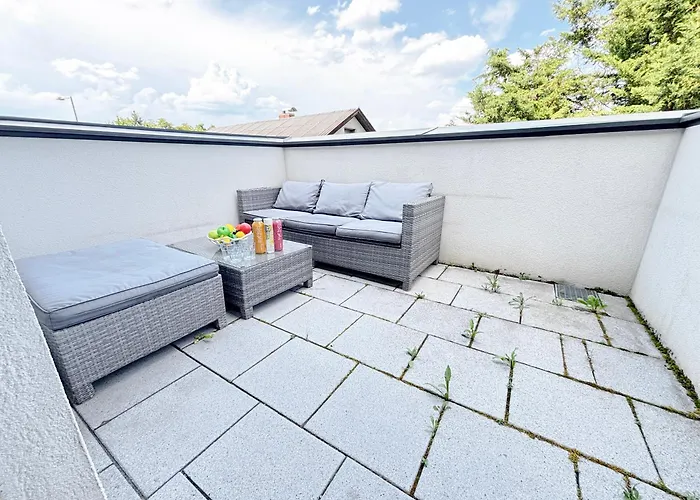 Hideout Villas, 3 Bedrooms, Free Parking, Garden Area, Terrace Holiday home