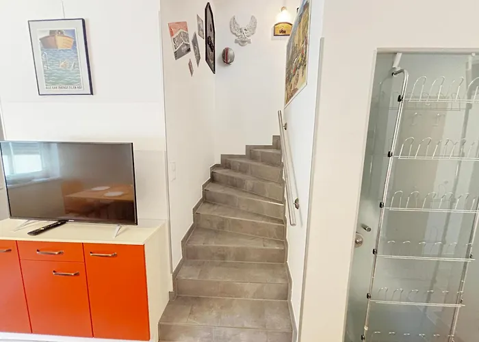 Holiday home Hideout Villas, 3 Bedrooms, Free Parking, Garden Area, Terrace *