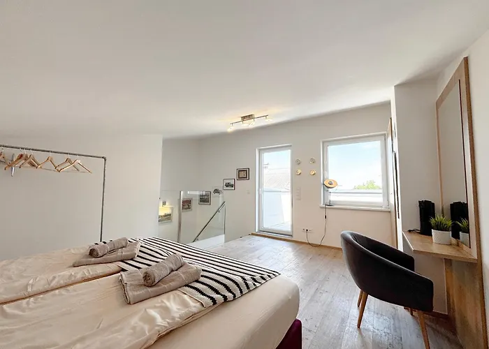 Holiday home Hideout Villas, 3 Bedrooms, Free Parking, Garden Area, Terrace