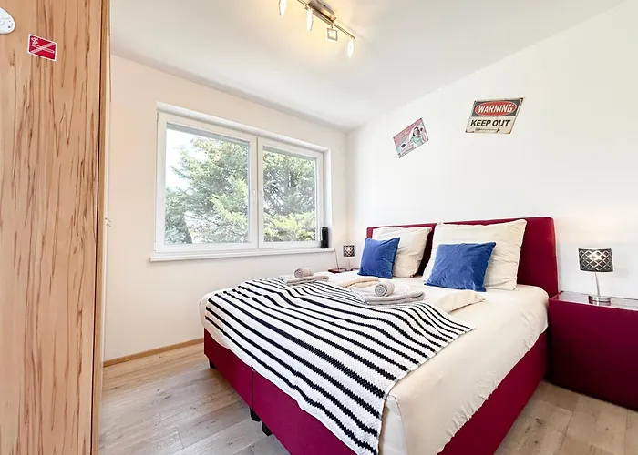 Holiday home Hideout Villas, 3 Bedrooms, Free Parking, Garden Area, Terrace *